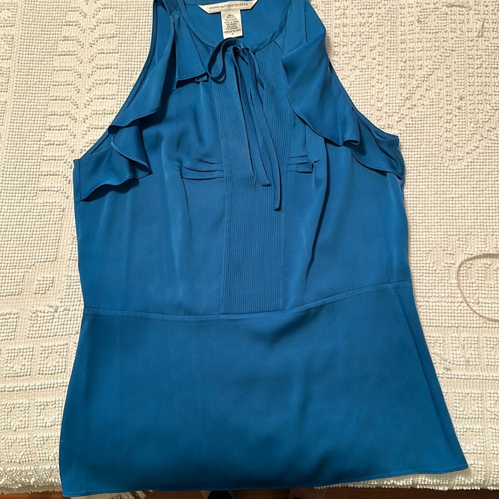 DVF gorgeous royal blue top.